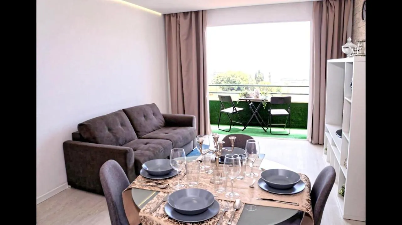 Charming Apartment In Funchal With Sea And Mountain View 70 M² Portugal